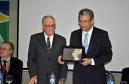 Governo lança Portal Paranaense da Microempresa. Na foto, o Secretário Silvio Barros recebe título de "Amigo das Micro e Pequenas Empresas"Curitiba, 18/03/2013.Foto: Divulgação Sec.Planejamento